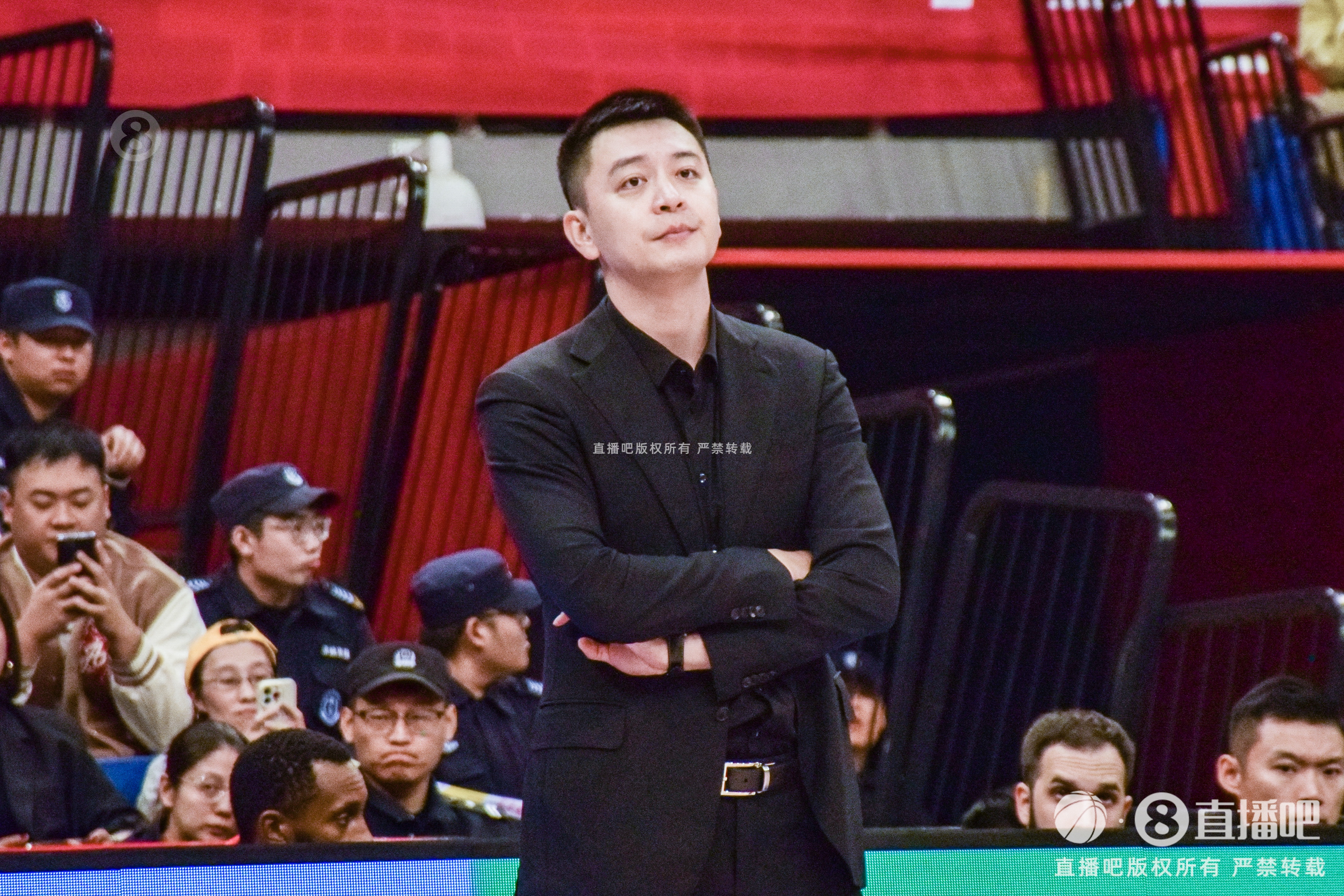 楊鳴：弗格今晚對陣上海缺陣 目前沒(méi)有想過(guò)排名的問(wèn)題